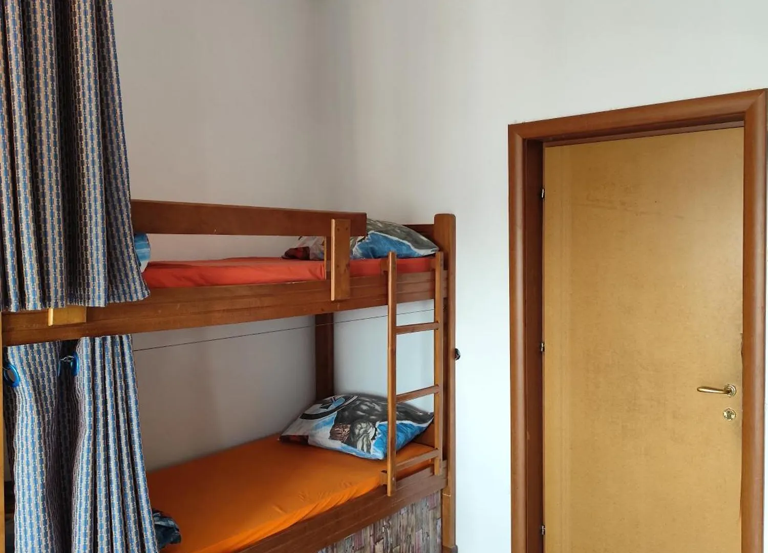 Hostel Albania Loft Tirana 0*,  Albania
